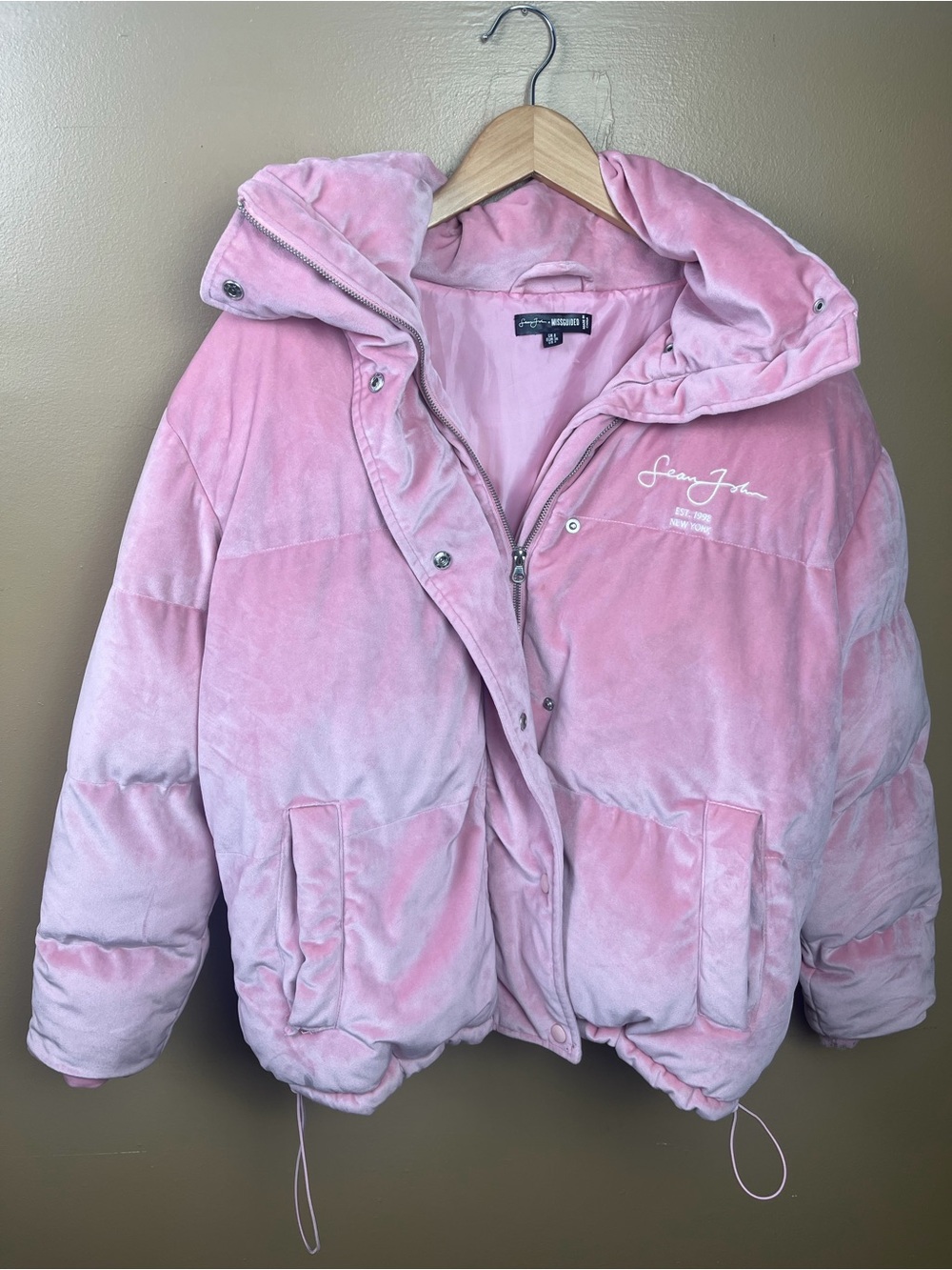 Sean John x Missguided Pink Velour Puffer Coat Women's Size 4 Mob Wife
